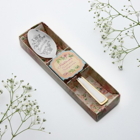 A teaspoon spoon with an engraving "Natalia", in a gift box, 3 x 15 cm.-1