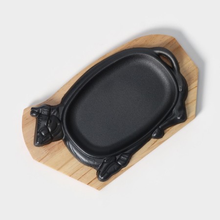 Cast -iron frying pan "Cow", 30 × 18 cm, on a wooden stand mix-2