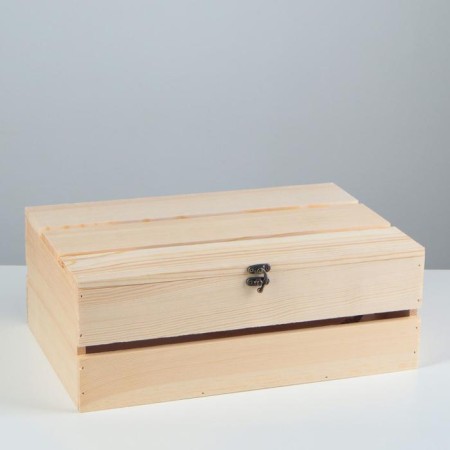 Wooden box 35 × 23 × 13 cm Gift with a sheet cover on loops with a lock