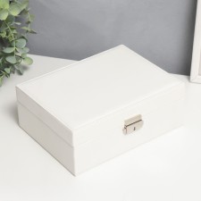 Casket to the leatherette for jewelry 