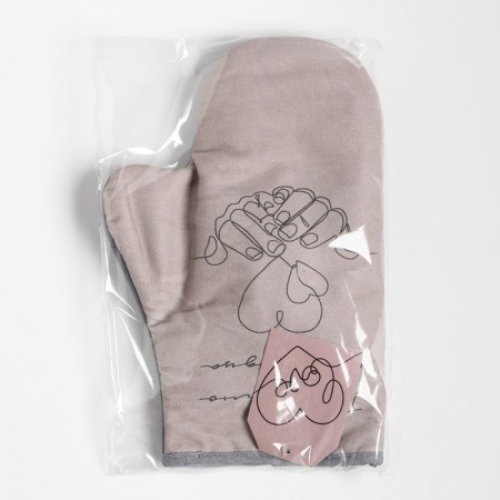 Gift set is prepared from the heart: a towel, a mittens-output, a brush, a blade, a whisk-8