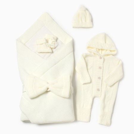 Set for discharge of baby I (blanket-convert, bow, overalls, booties, cap), milk
