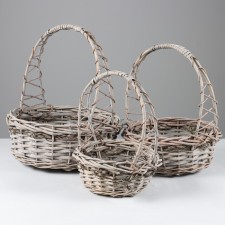 A set of baskets, 31 x 32 x 40 cm, 27 x 27 x 34 cm, 21 x 20 x 29 cm, willow