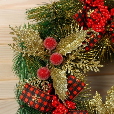 New Year's wreath D-30 cm "Bright fairy tale" frozen berries-1