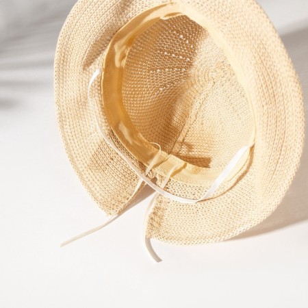 Hat for Minaku girl with a bow, milk color, rr 50-52-7