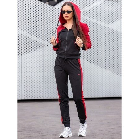 Female ishomine is a suit, size 48, black color, burgundy