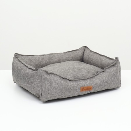 A bed with a removable pillow, mobbled, 45 x 35 x 13 cm