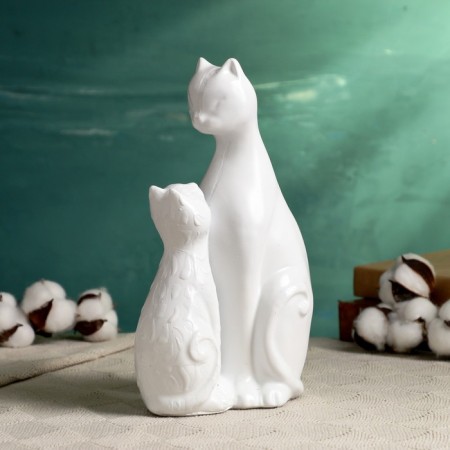 Figure "Cat with a kitten" White, 16x26cm-1