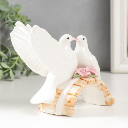Souvenir ceramics "Two white dove on a bridge with roses" 9.5x12.5x6 cm-1