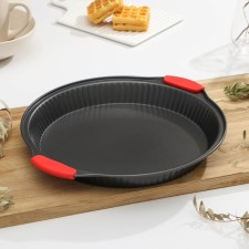 The form for baking is the “corrugated circle. Care 