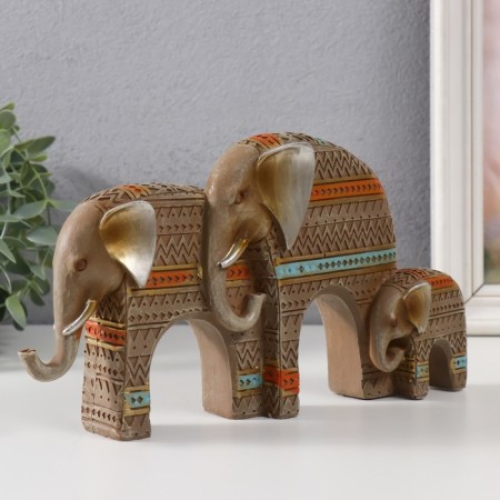 Souvenir Polystone "Family Elephants. African patterns" Mokko 7x5x15 cm-1