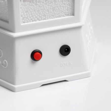 LED figure “Lantern with snowmen and a Christmas tree” 20 × 27 × 20 cm, plastic, AAX3 batteries (not complete), USB, glow of white-4