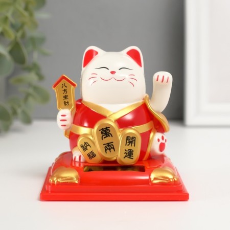 Plastic Plastic "White Mani-Neko in the Red Red robe" 8x8x8.2 cm