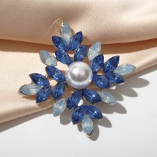 Brooch 