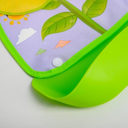 Bibslate for feeding "Flower" waterproof on the button, with a super-carman, the color is green-2