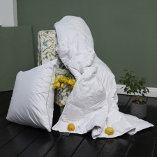 The pillow is high, size 70x70 cm, color mix