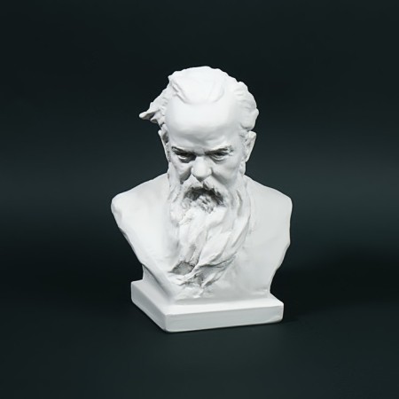 Gypsum figure famous people: Bust Bazhov 19*13*9 10-192-8
