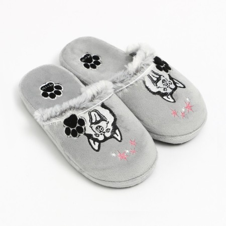 Baby slippers, size 34