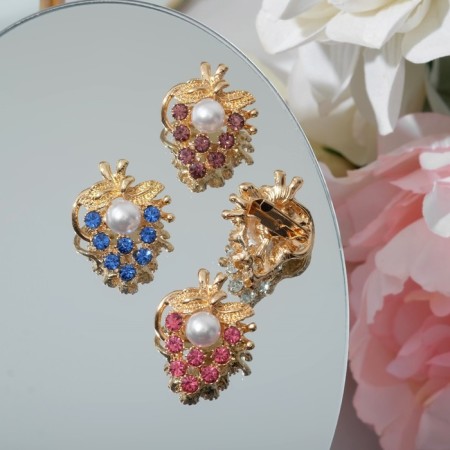 Assortment brooch grape, color mix in gold-1