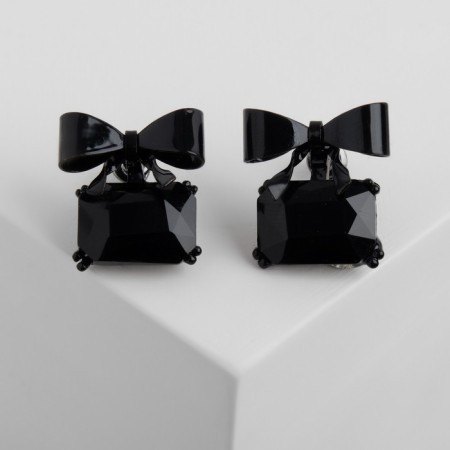 Earrings with a ostric "bow" with a rectangle, the color is black-1