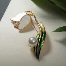Brooch 
