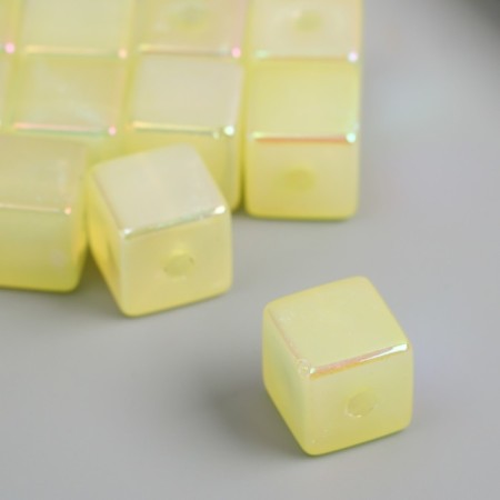 Busina for creativity Plastic "Cube. Purvalum shine" yellow 1.4x1.4x1.4 cm