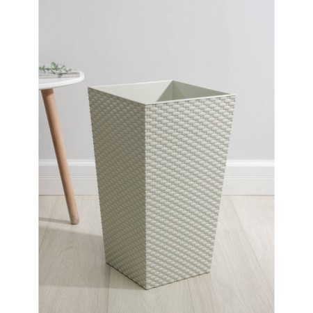 Kashpo for flowers with an insert "Rotang", 21 l (11.2 l), white color