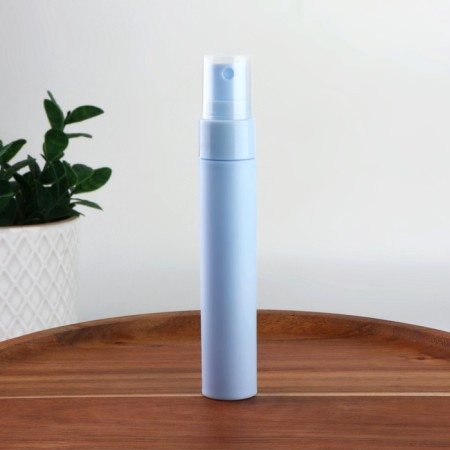 A bottle for storage, with a spray, 20 ml, the color of the blue-2