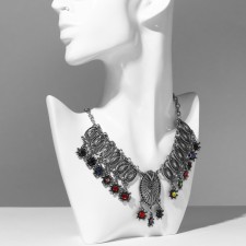 The necklace 