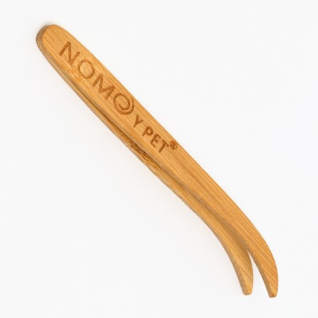 Pinzet for the NomoyPet terrarium from bamboo, curved, 16.5 cm-1