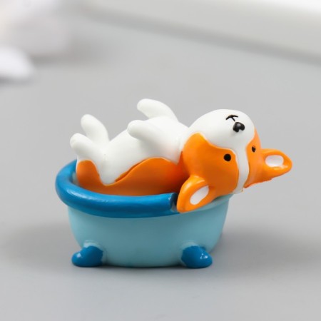 Figure for Florarium Polystone "Pyosik takes a bath" 3 cm