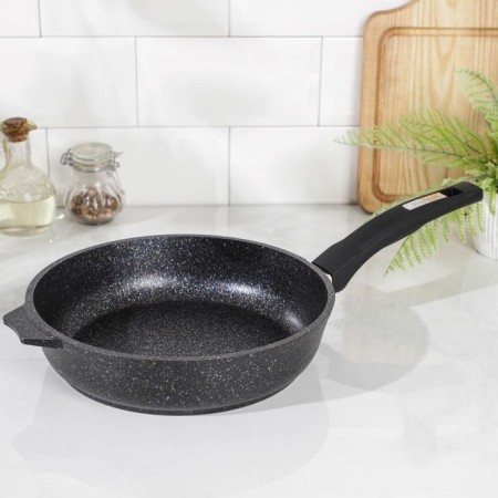 Granite Star pan, d = 24 cm, plastic handle, anti -stick coating, black color