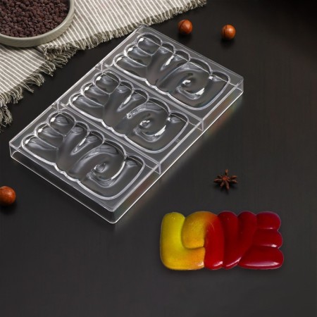 Konfinetta Love chocolate form, 3 cells, 27.5 × 17.5 × 2.5 cm, cell 7 × 7 cm
