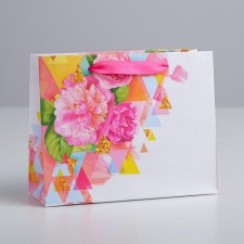 Package Gift Laminated Horizontal, Packaging, “Happiness!”, 22 x 17.5 x 8 cm