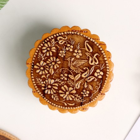 Casket "Bird in flowers", 40 x 25 mm, birch bark-2