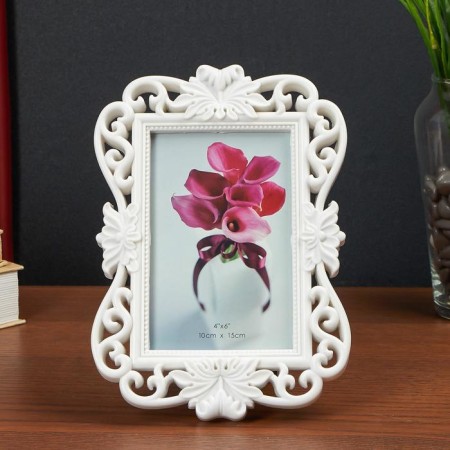Photo frame plastic 10x15 cm "Figure" white 22x16 cm