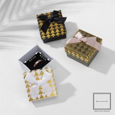 Gift box under the ring 