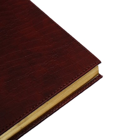 The diary is semi -dated, A5, 192 sheets, ruler, leatherette cover, gold cut, "crocodile", brown-4