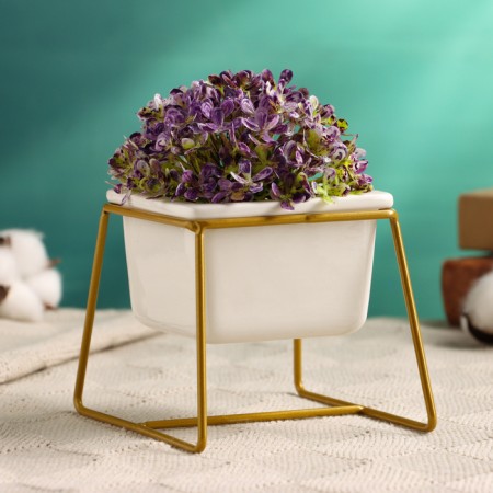 Pot "Cube" on a stand, gold, 12x9x9cm