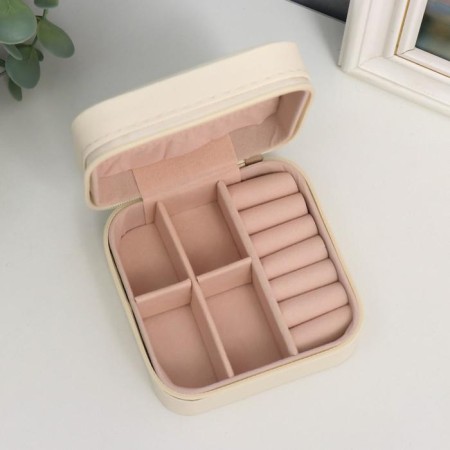 Casket to the leatherette for jewelry "Strokes. Beige" 5x10x10 cm-2