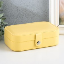 Casket to the leatherette for jewelry 