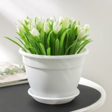 Pot for flowers with a pallet 