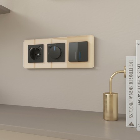 Frame W0032443, 3 Elite sockets, ivori, glass-3