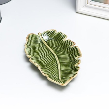 Decorative ceramics plate "Palm leaf" 2.2x10x16 cm
