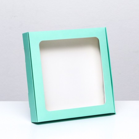 Self -charged box with mint window, 19 x 19 x 3 cm