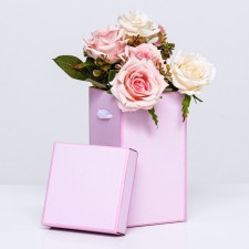 The box is folding, pink, 10 x 18 cm