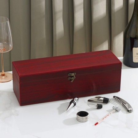 Set for the wine of the La-Channel, 6 items: a case for a bottle, drip, ring, corkscrew, thermometer, cork