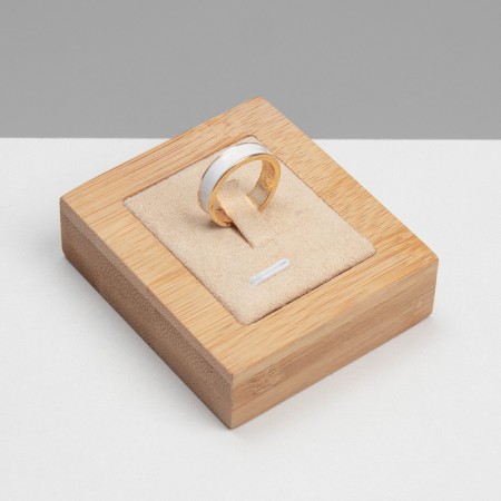 Standing under a ring 5.5 × 6.5 × 2 cm, light wood, textiles - beige-1