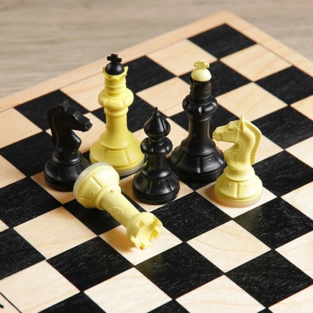 Chess, wooden board 29 x 29 cm, King H-7 cm-2