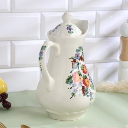 A jug "strawberry", with a lid, 2 l, 10 × 27 cm, 1 variety, aut. Rogocha N.V.-1
